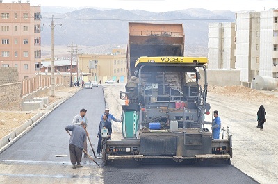 اجرای عملیات آسفالت خیابان کمال الملک/  معابر شهر یاسوج مرمت و بهسازی می شوند
