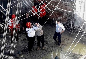 روایت رئیس آتش نشانی از 6 ساعت کار عملیاتی در حادثه ریزش ساختمان/ تصاویر