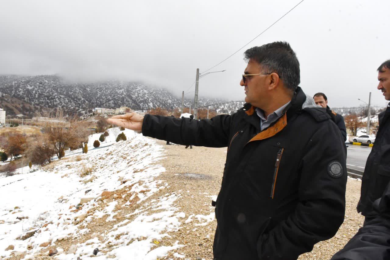 مدیریت پشت میز نه؛ شهردار در میدان