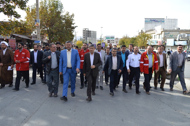  حضورشهردار و پرسنل شهرداری در راهپیمایی  13 آبان 