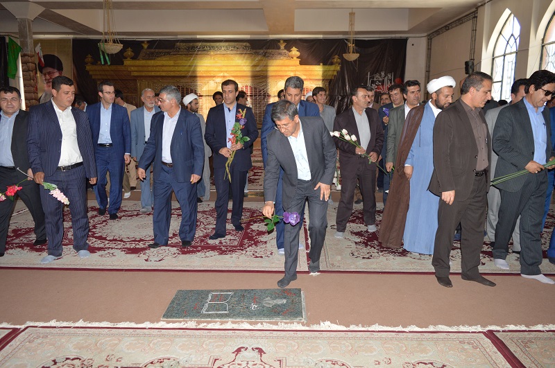 غبارروبی از گلزار شهدا  با حضور شهردار یاسوج 