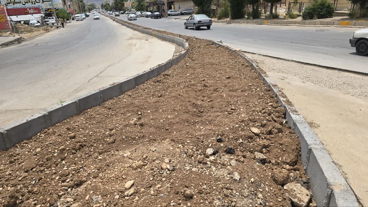 اجرای پروژه رفوژ وسط خیابان تختی