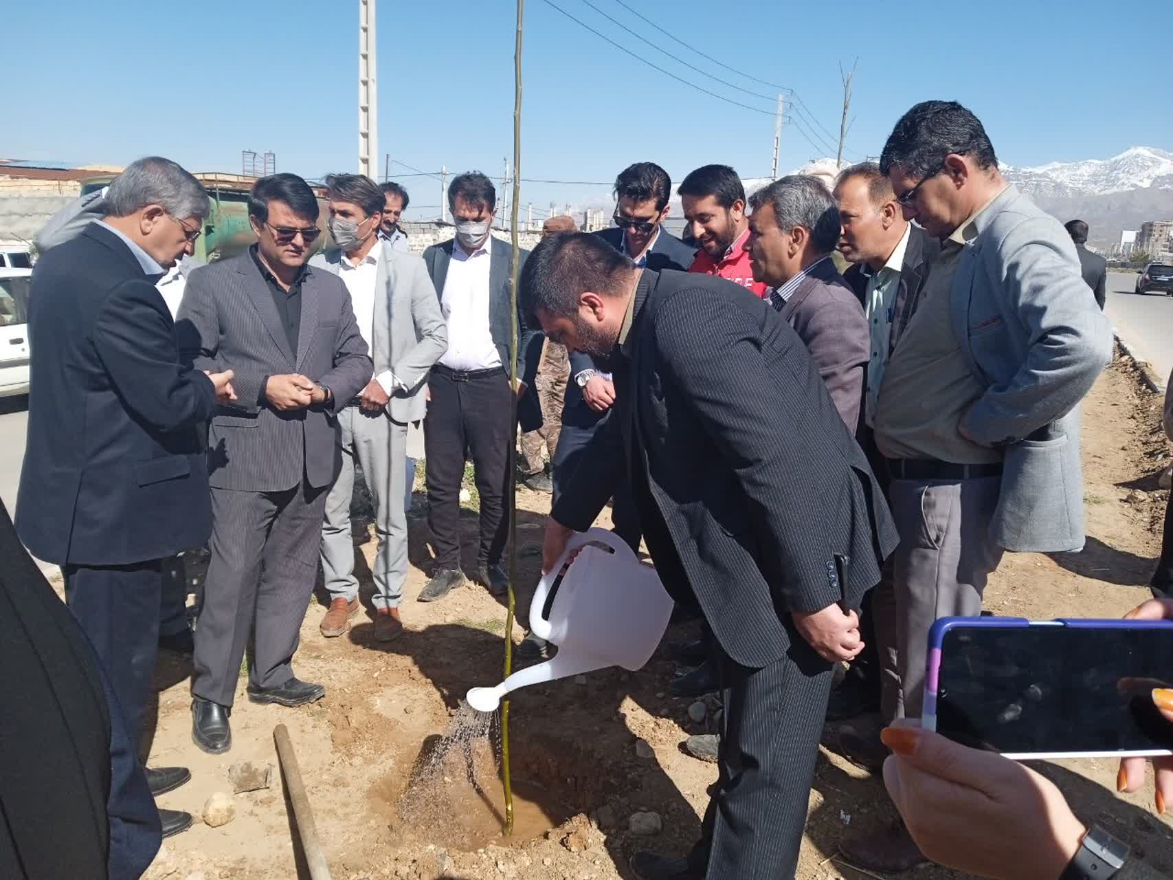 به مناسبت روز درختکاری 15   اسفند 1401