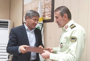 تجلیل فرمانده نیروی انتظامی کهگیلویه و بویراحمد از شهردار یاسوج/ سردار انصاری: مقدم پرکار و بی حاشیه است