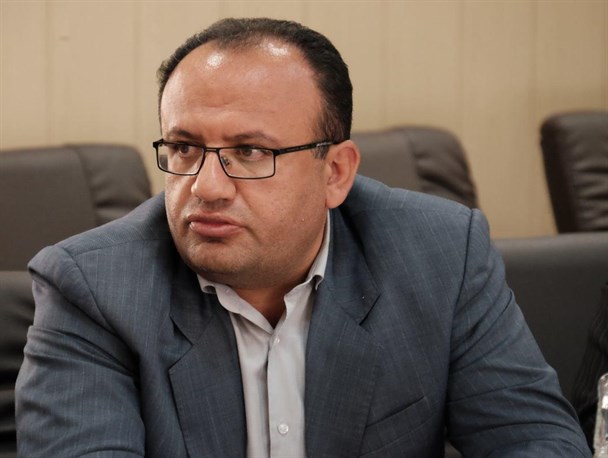 طرح پلاک گذاری و شناسنامه دار کردن درختان شهر یاسوج اجرا شد/ اجرای مرحله جدید ترمیم چمن